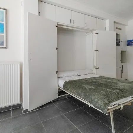 Appartement Amazing In With Wifi Oostende